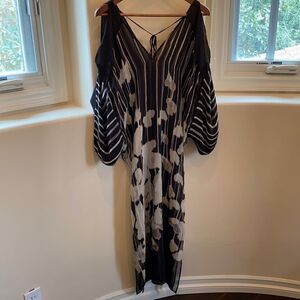 Mac Azria Women’s Cover-Up Size M/L